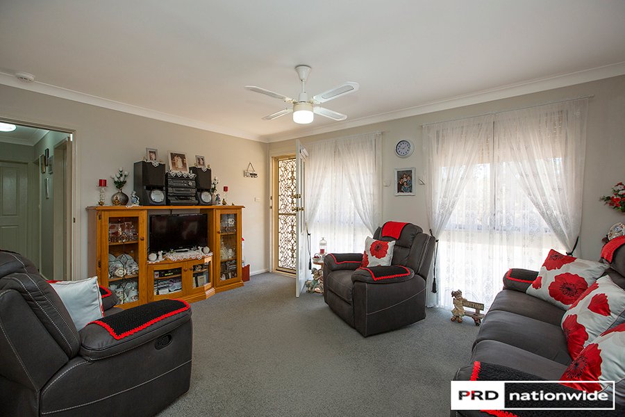 8 Mountview Crescent TAMWORTH 7