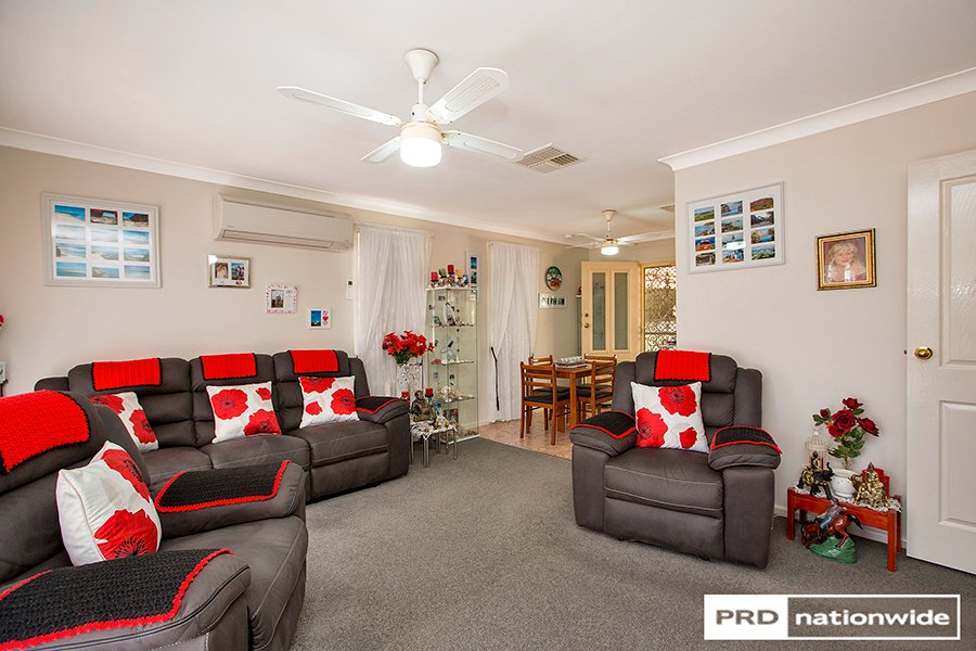 8 Mountview Crescent TAMWORTH 8