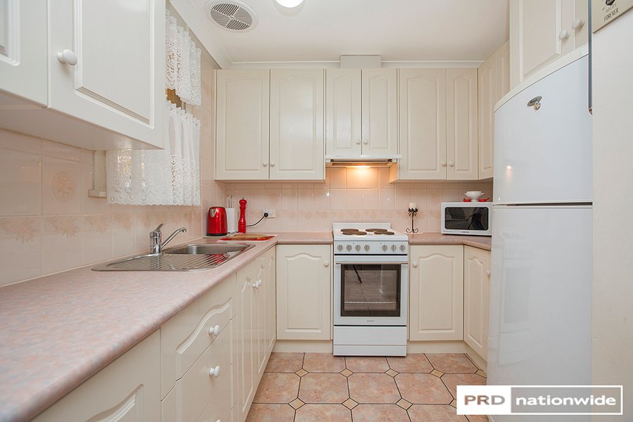 8 Mountview Crescent TAMWORTH 12
