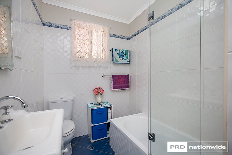 8 Mountview Crescent TAMWORTH 16
