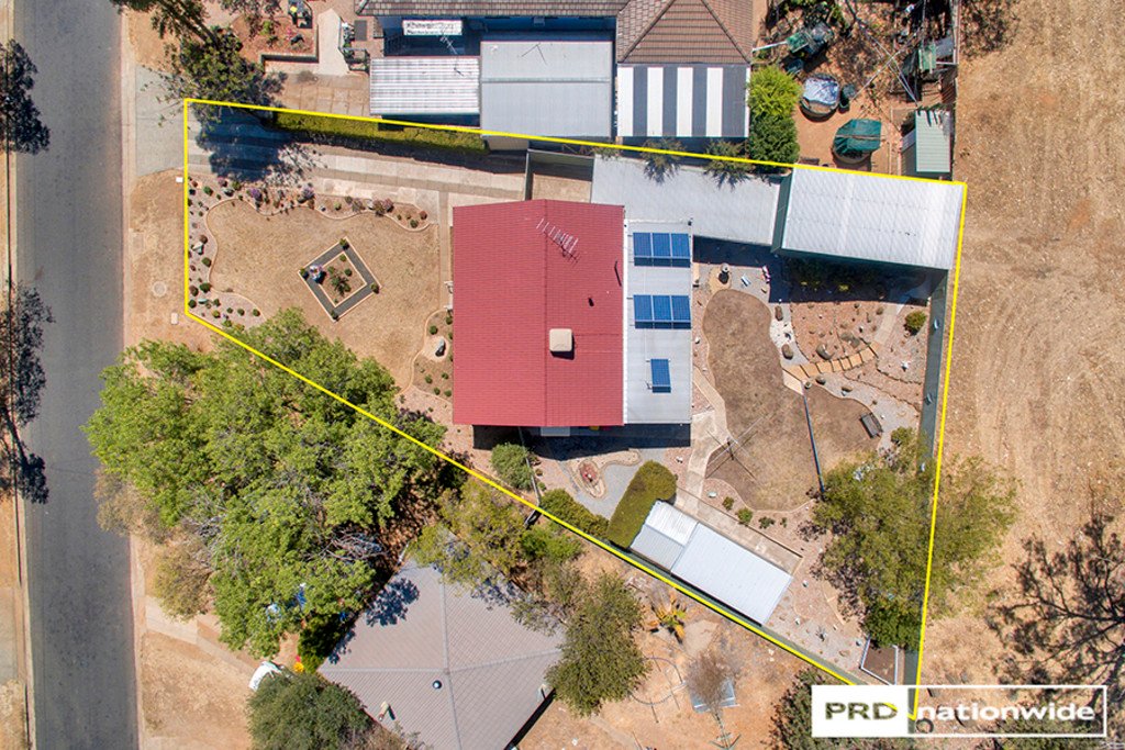 8 Mountview Crescent TAMWORTH 19