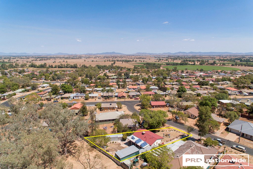 8 Mountview Crescent TAMWORTH 20