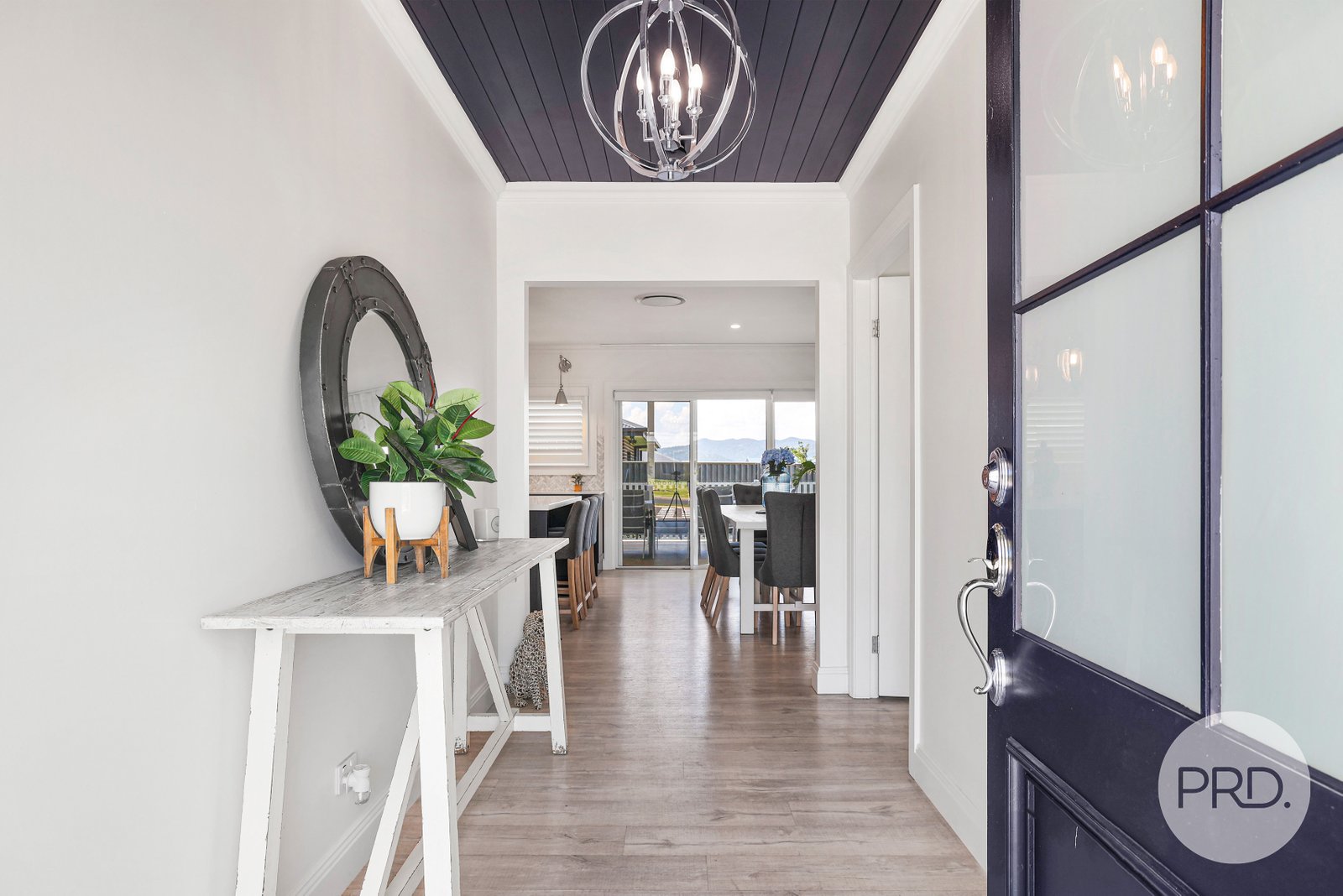 8 Mulga Place TAMWORTH 4