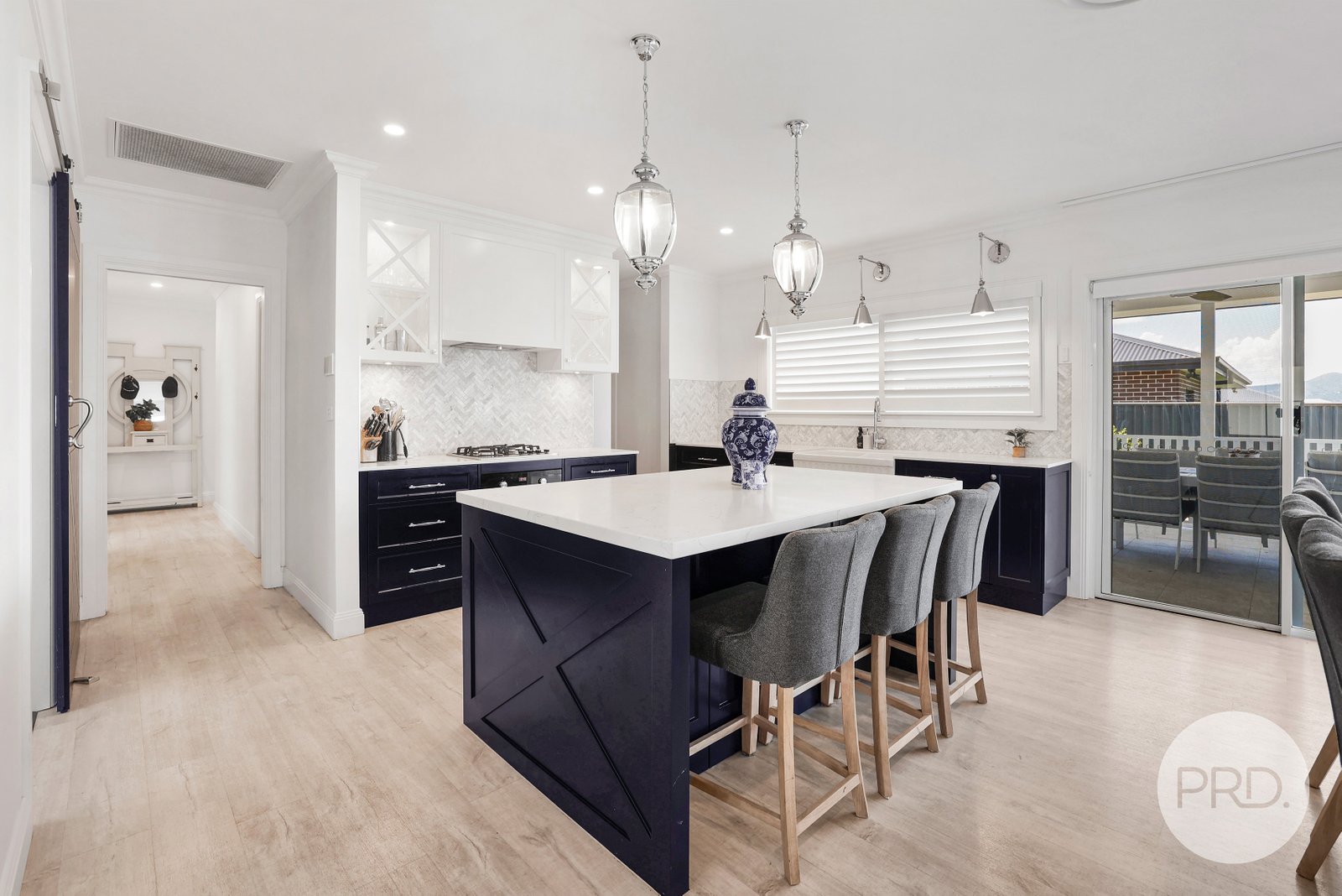 8 Mulga Place TAMWORTH 5