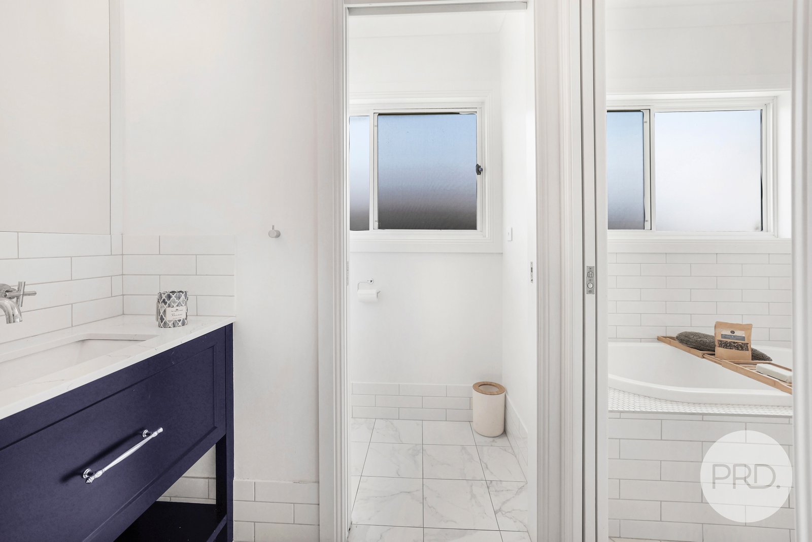 8 Mulga Place TAMWORTH 21