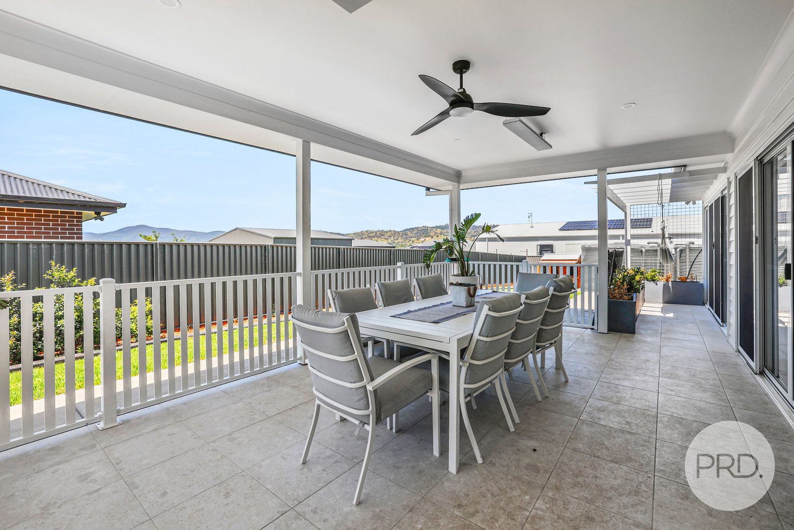 8 Mulga Place TAMWORTH 27