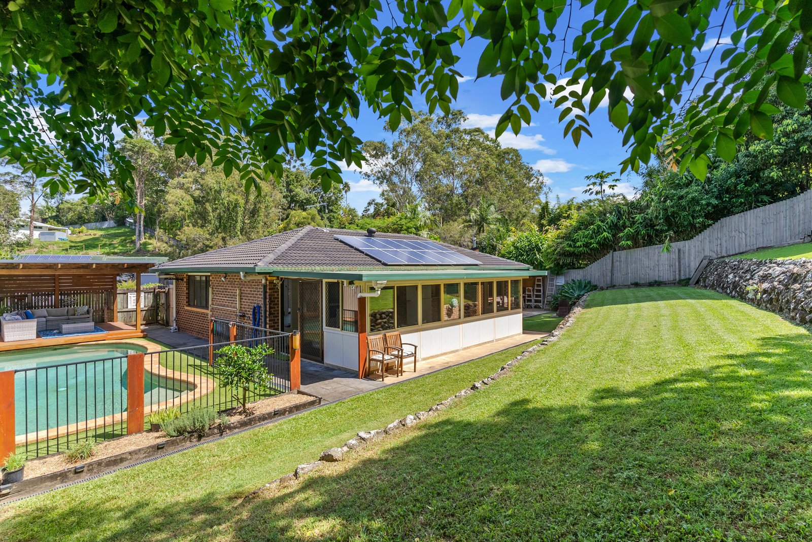 8 Mundurra Avenue OCEAN SHORES 2