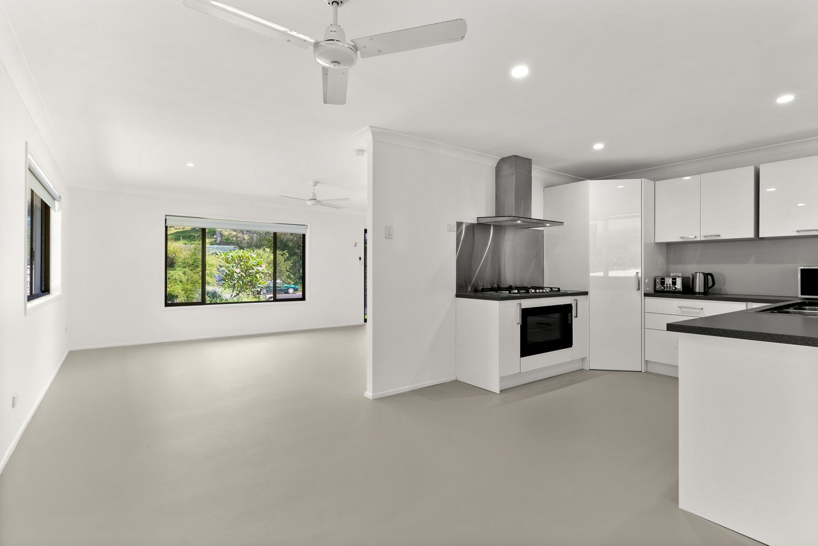 8 Mundurra Avenue OCEAN SHORES 6