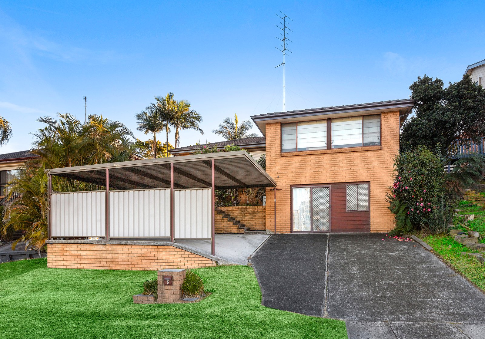 8 Myee Street KANAHOOKA 1