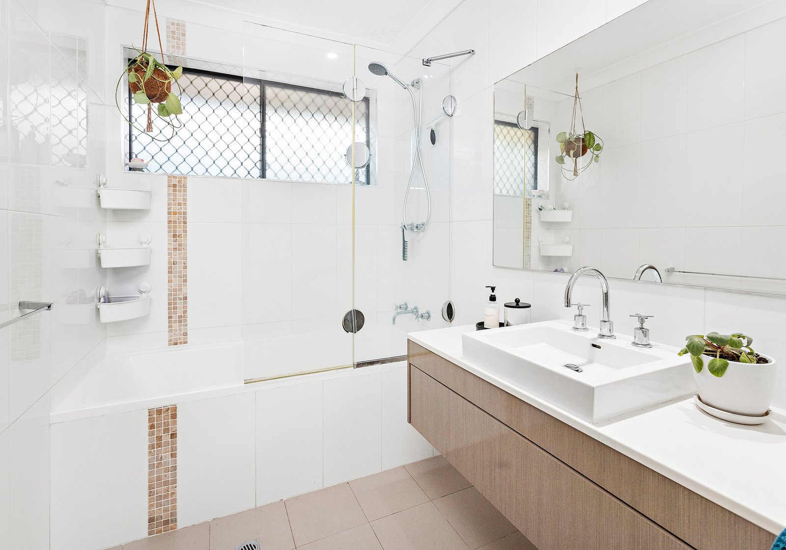 8 Myee Street KANAHOOKA 4