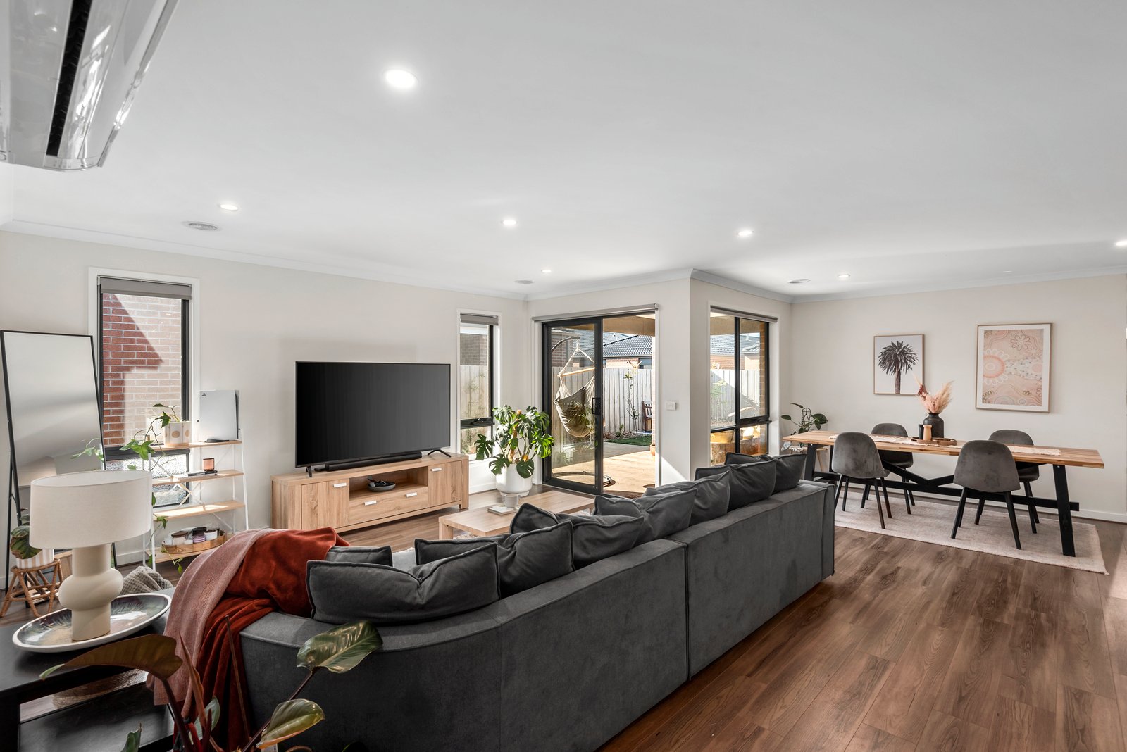 Real Estate and Property in 8 Myna Way, Armstrong Creek, VIC