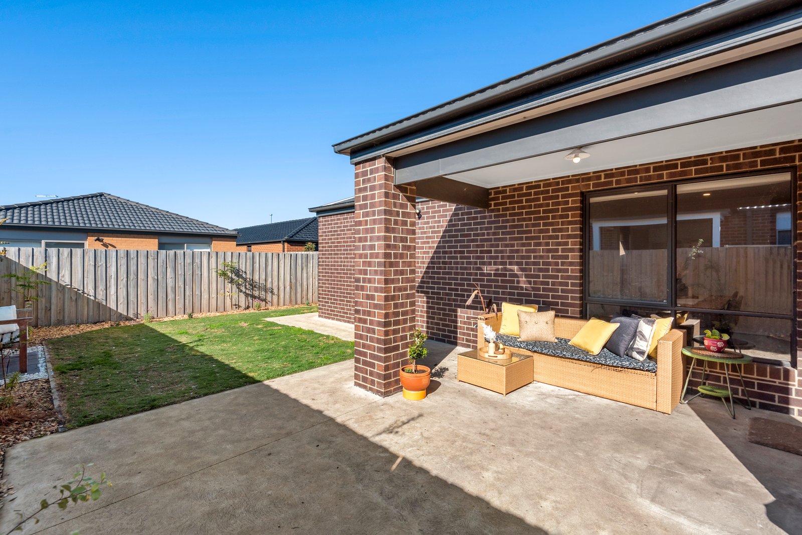 Real Estate and Property in 8 Myna Way, Armstrong Creek, VIC