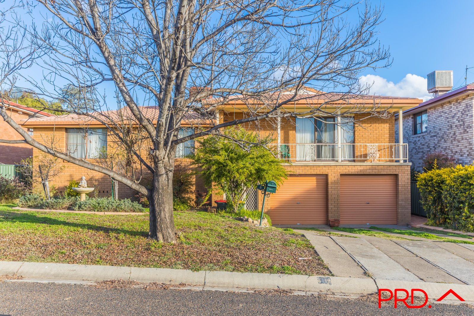 8 Myndee Avenue TAMWORTH 2