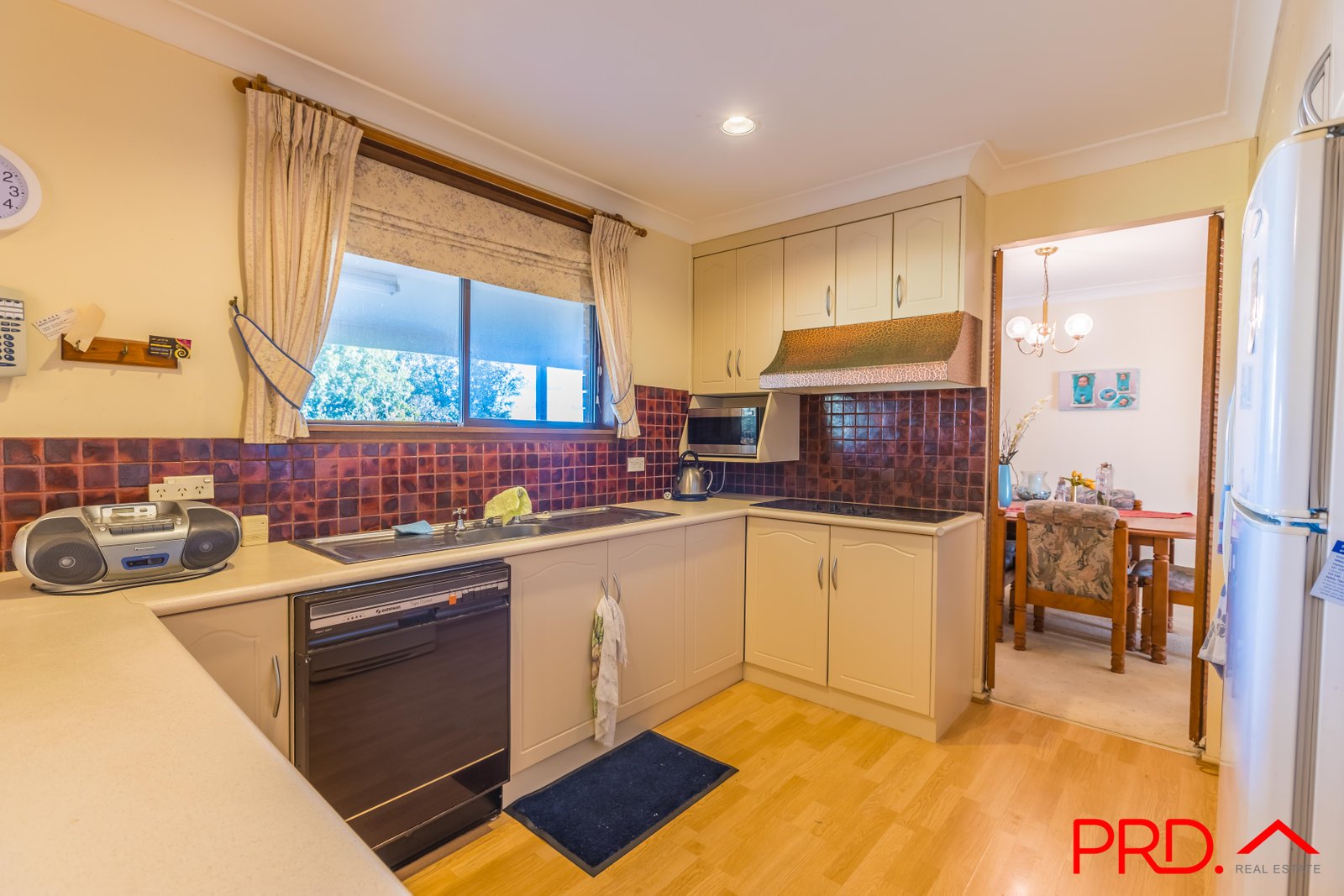 8 Myndee Avenue TAMWORTH 6