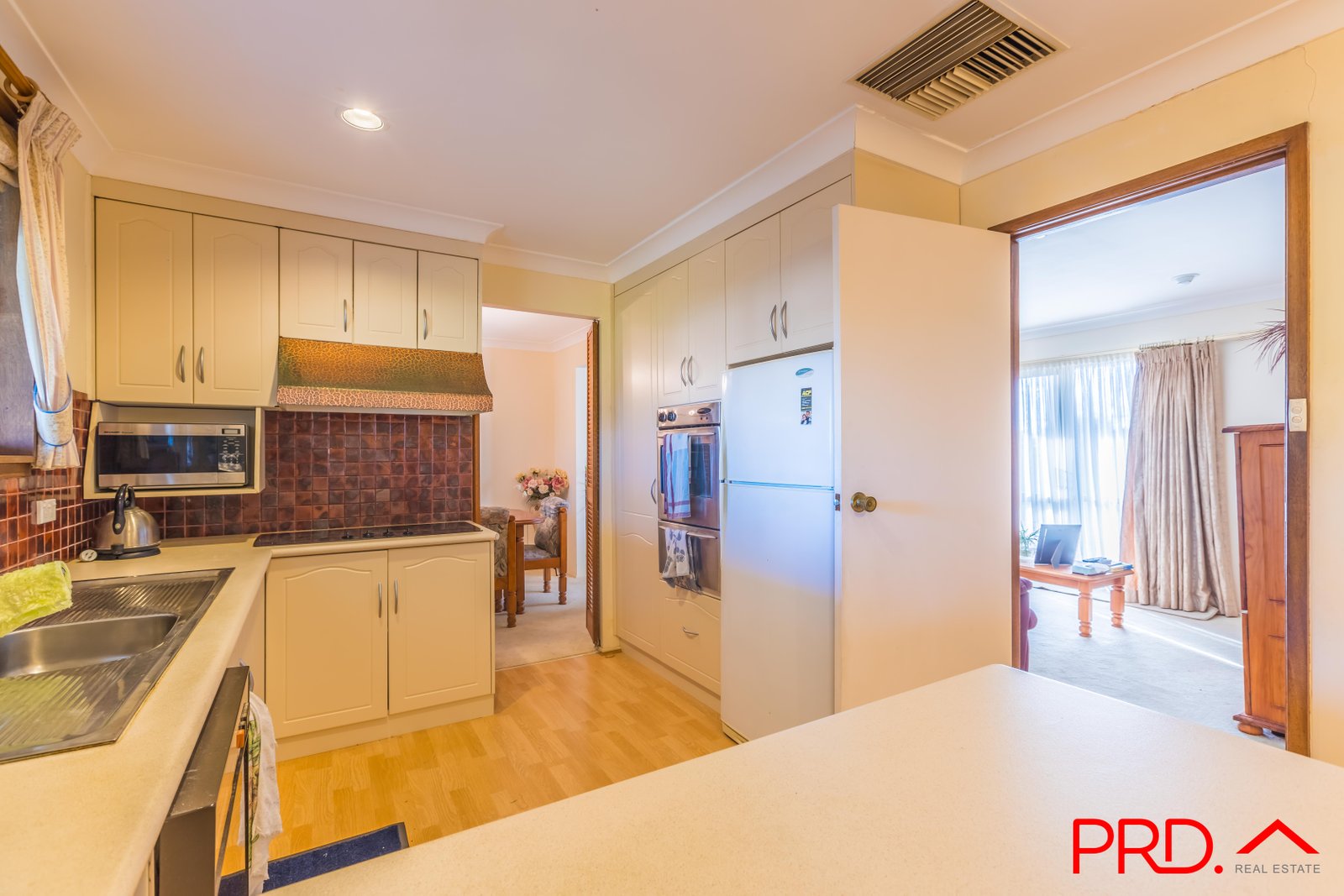 8 Myndee Avenue TAMWORTH 7