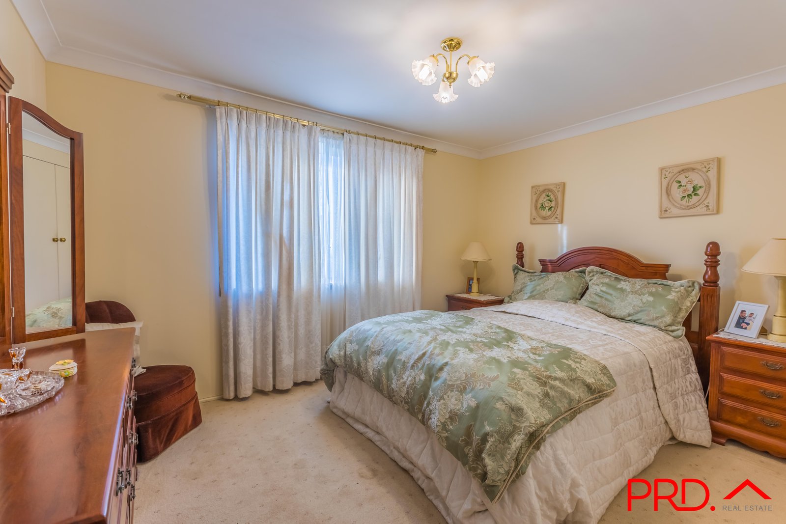 8 Myndee Avenue TAMWORTH 10