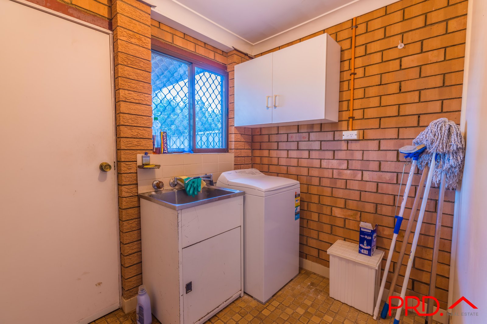 8 Myndee Avenue TAMWORTH 12