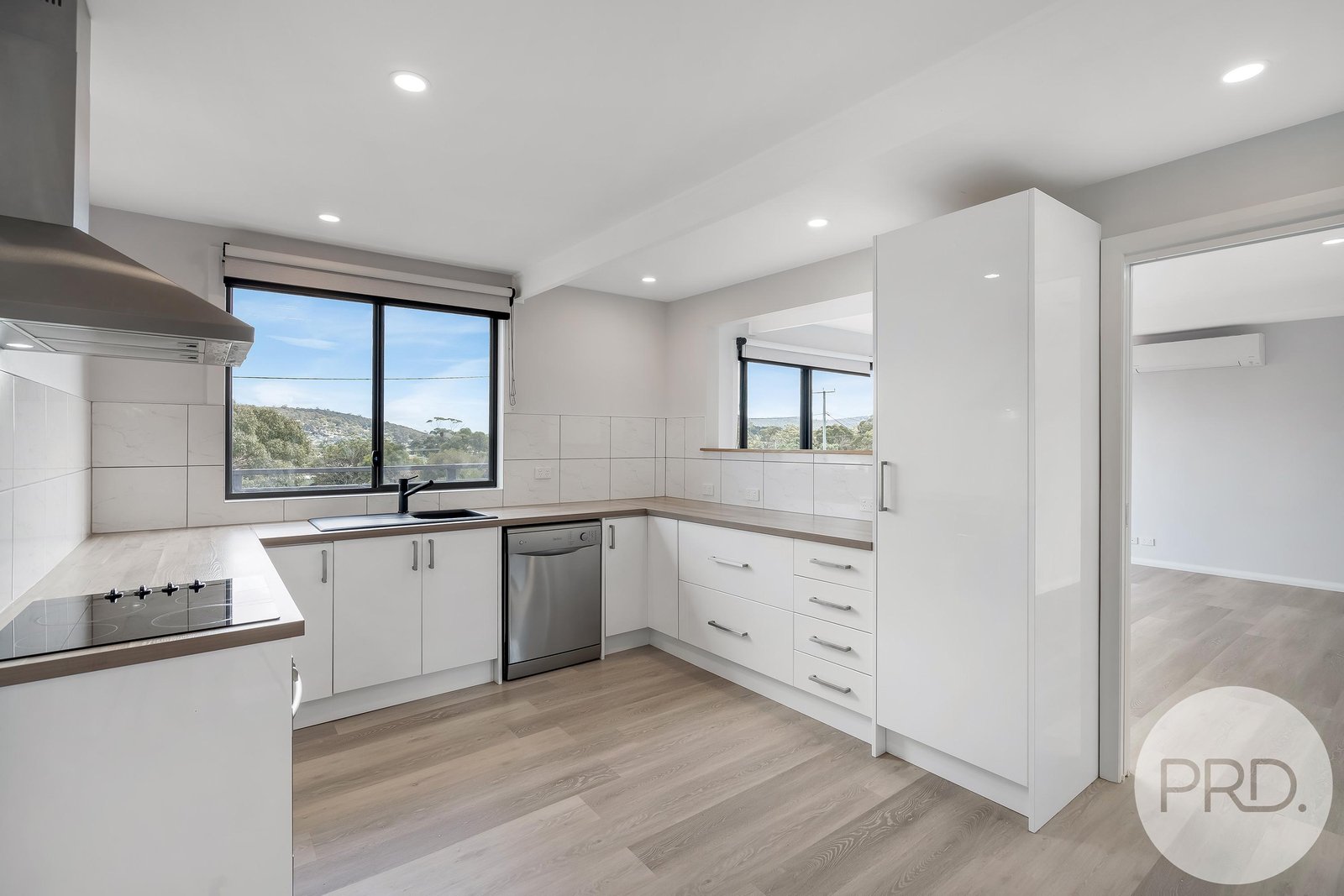 8 Myrica Street PRIMROSE SANDS 3