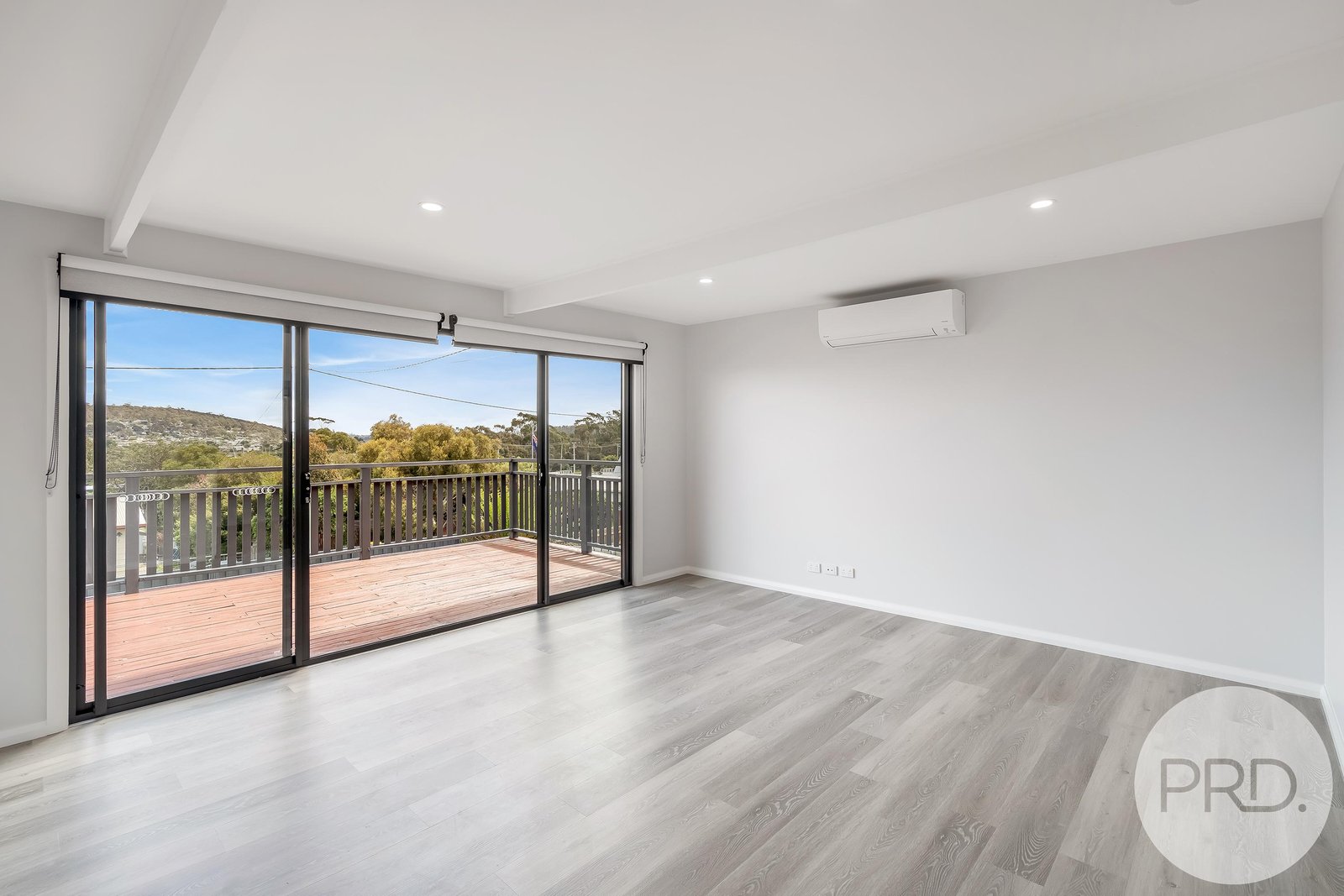 8 Myrica Street PRIMROSE SANDS 9