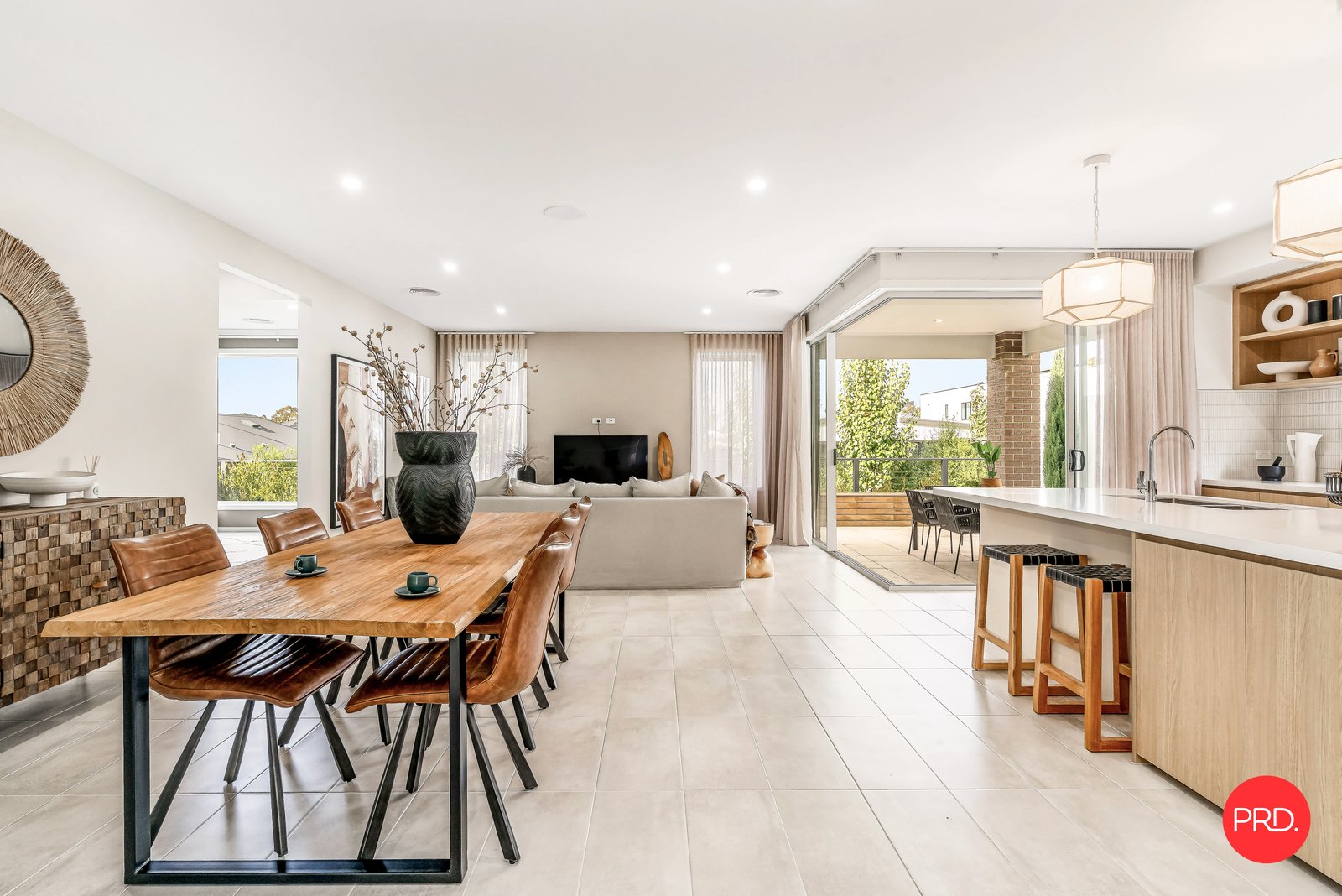 8 Neon Crescent STRATHFIELDSAYE 6