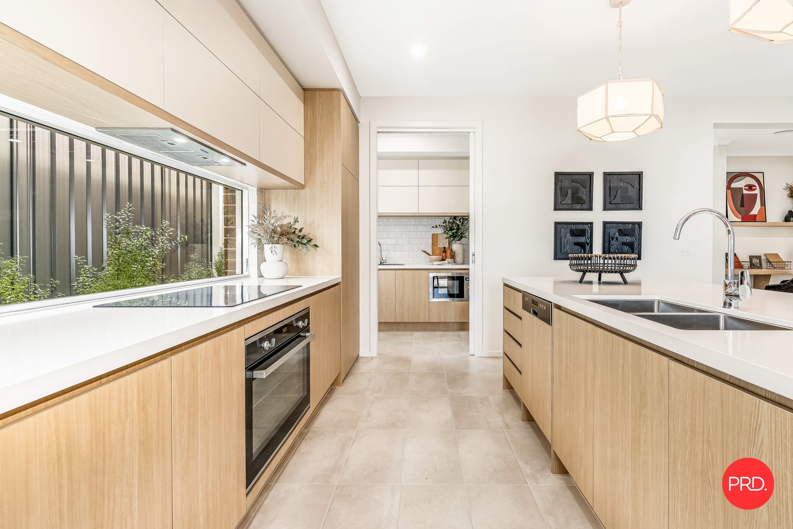 8 Neon Crescent STRATHFIELDSAYE 9