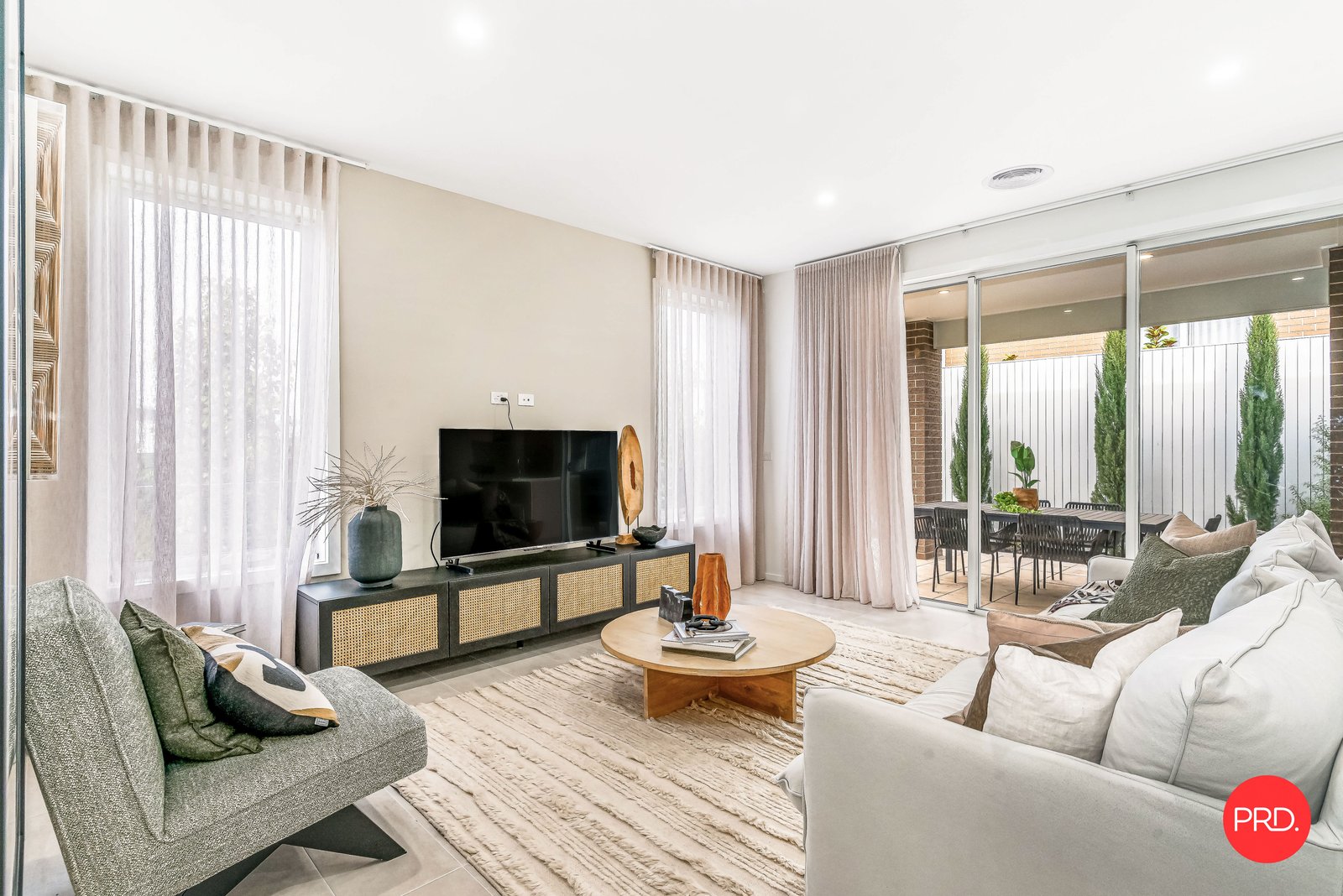 8 Neon Crescent STRATHFIELDSAYE 10