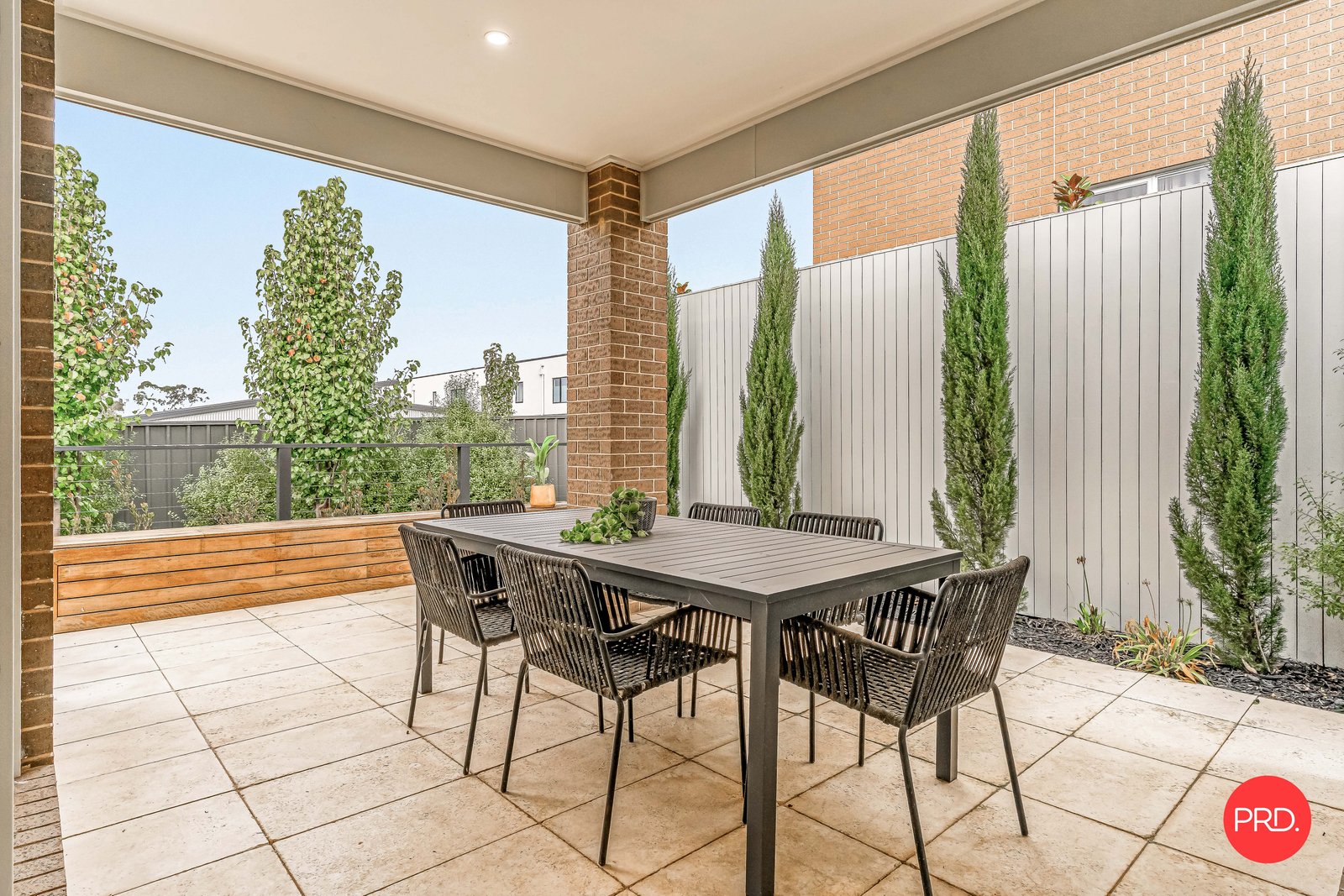 8 Neon Crescent STRATHFIELDSAYE 19