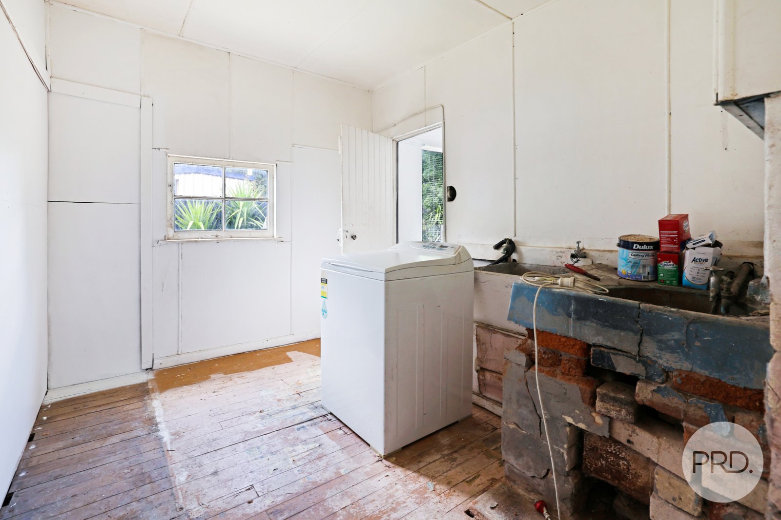 8 New England Highway WILLOW TREE 12