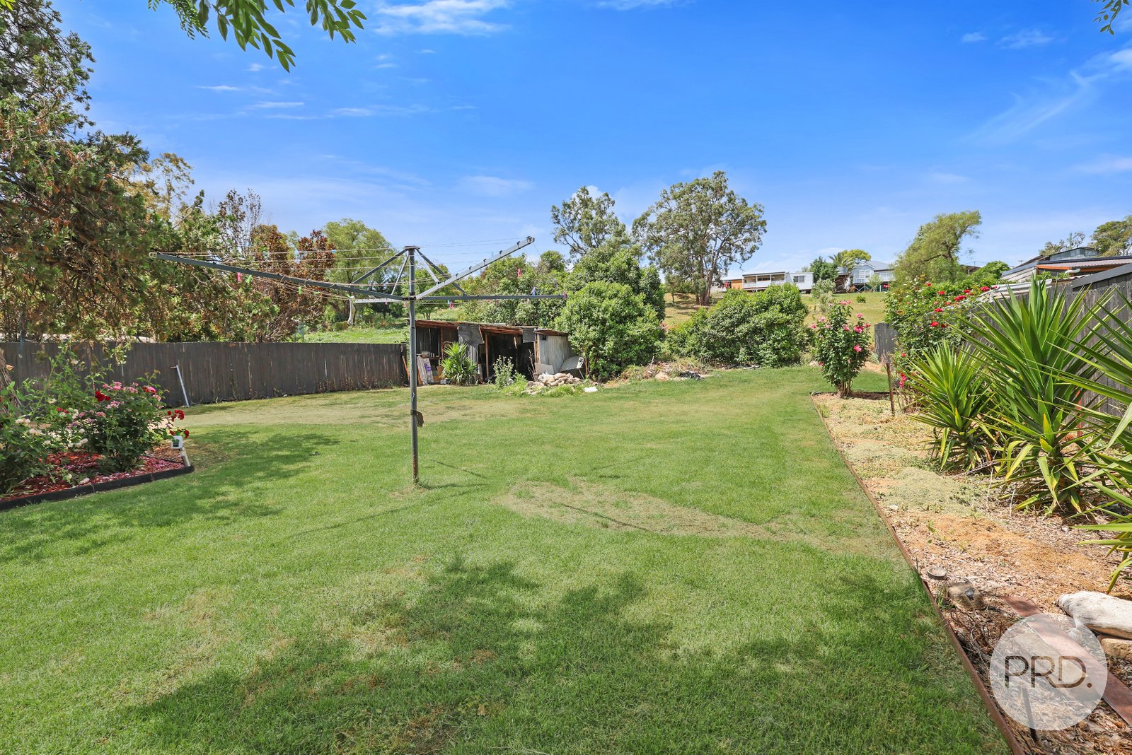 8 New England Highway WILLOW TREE 13