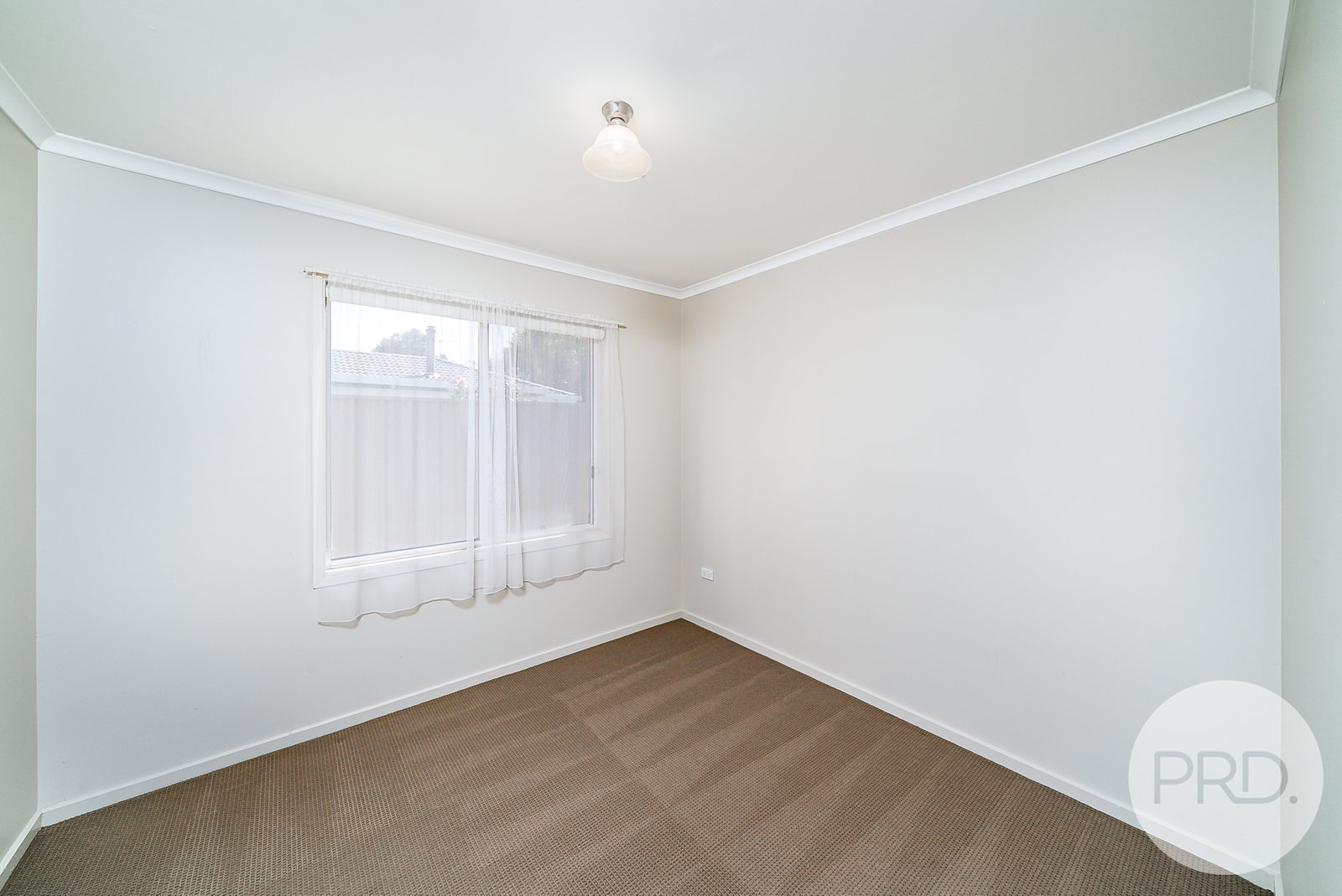 8 Nicholi Crescent LAKE ALBERT 8