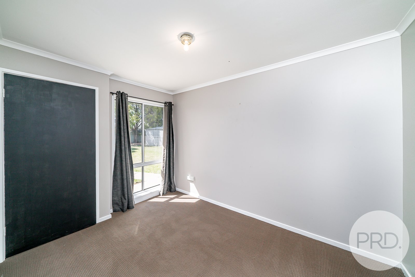 8 Nicholi Crescent LAKE ALBERT 9