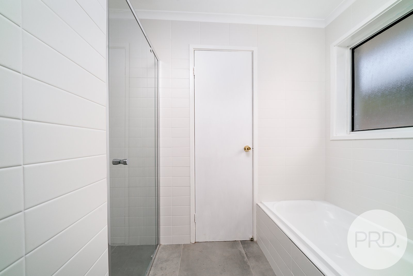 8 Nicholi Crescent LAKE ALBERT 12