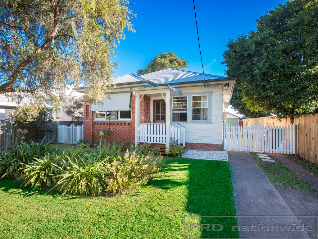 8 Nichols Street LORN 1