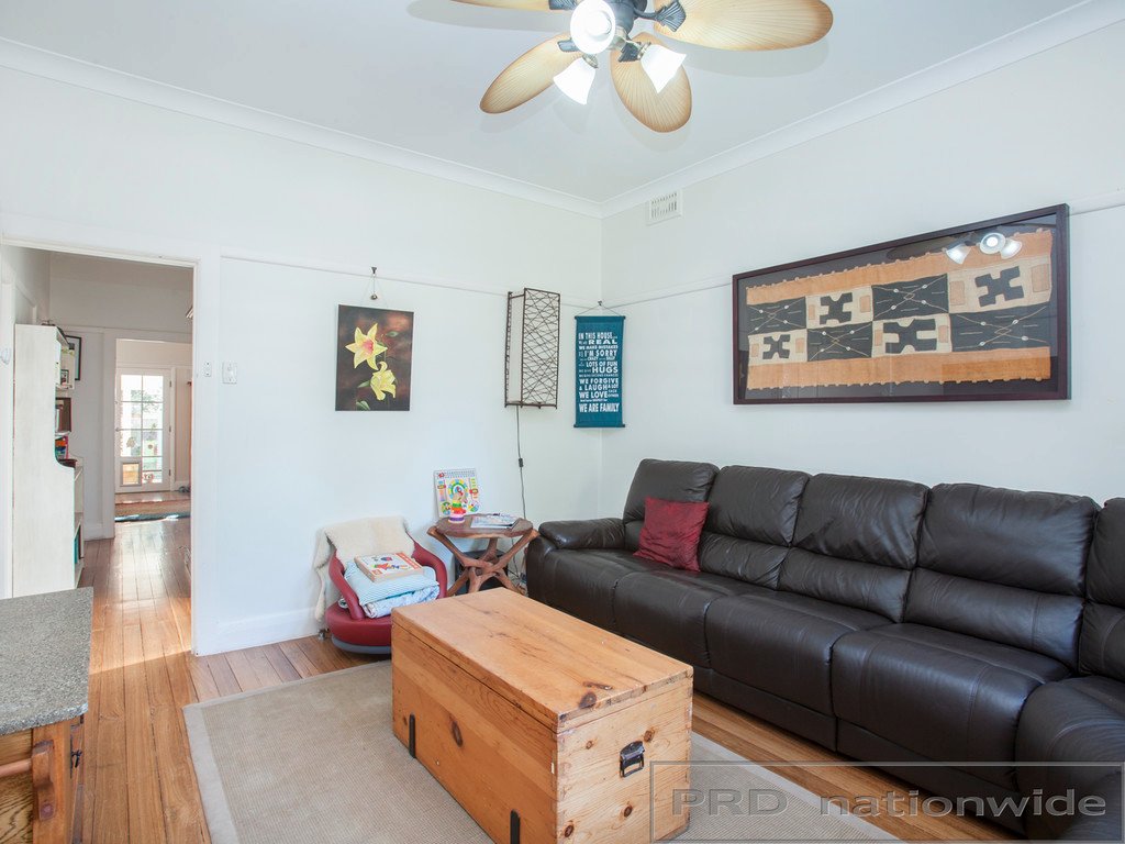 8 Nichols Street LORN 3