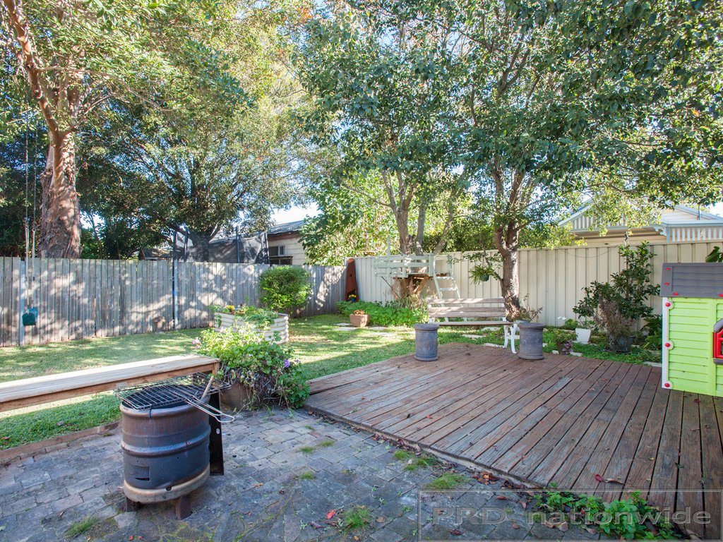 8 Nichols Street LORN 16