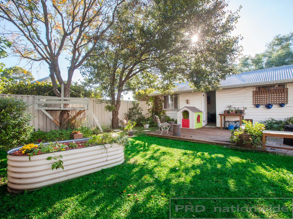 8 Nichols Street LORN 17