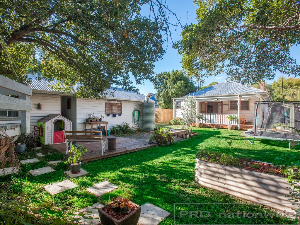 8 Nichols Street LORN 18