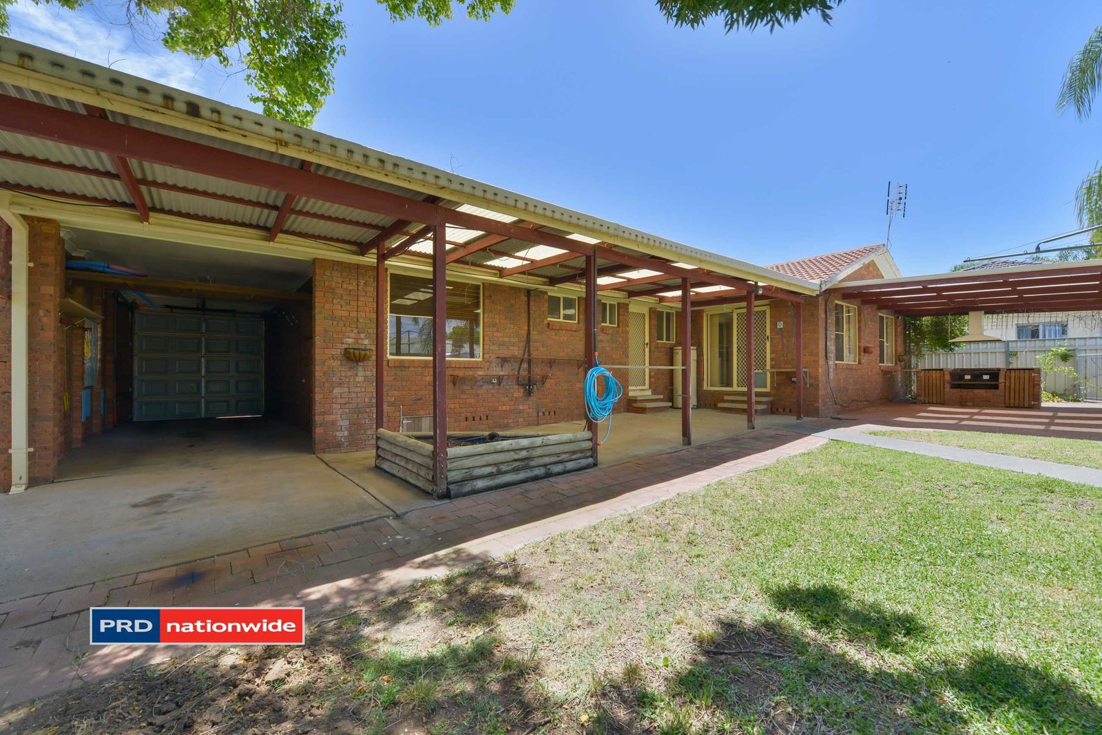 8 Noonga Crescent TAMWORTH 11