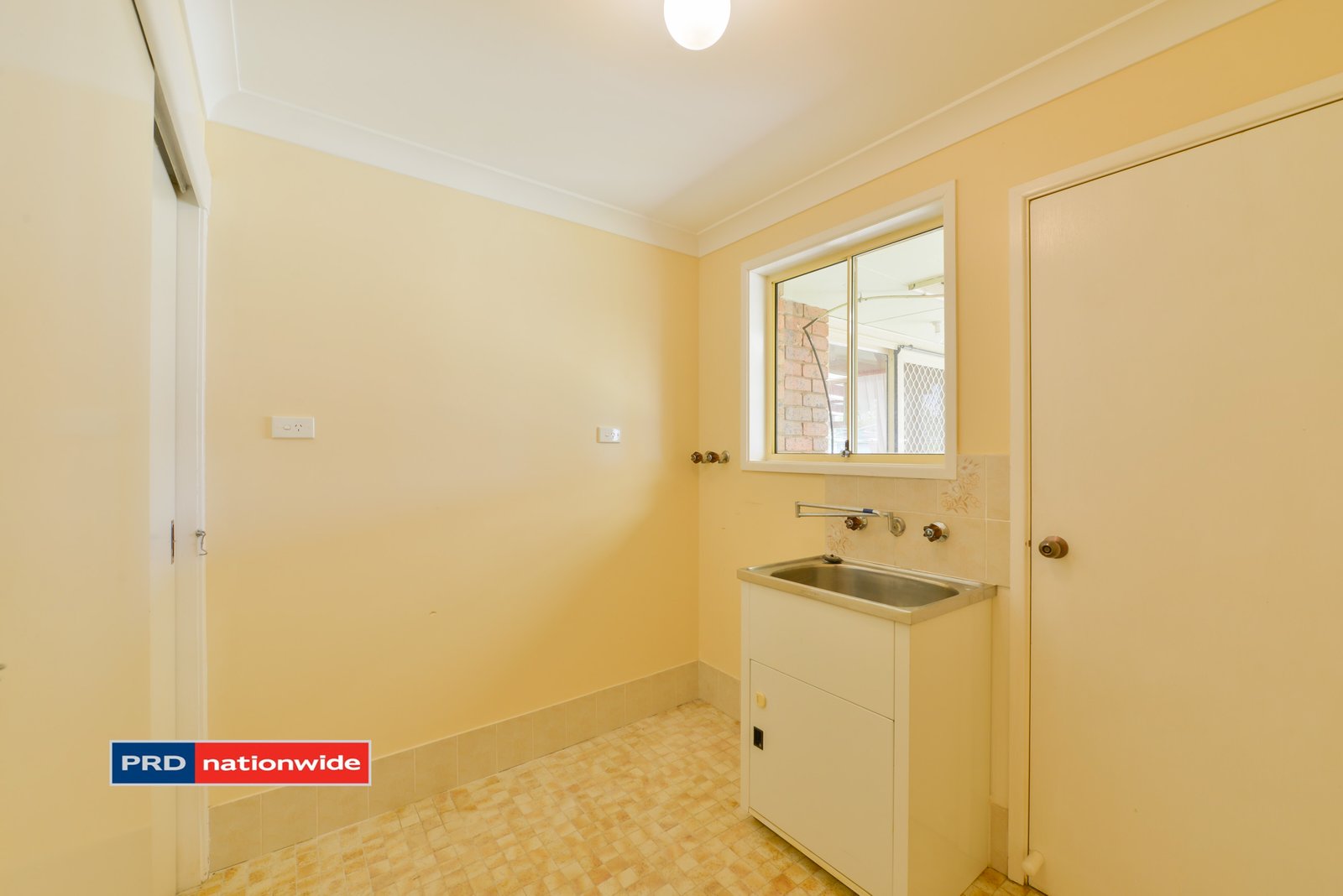 8 Noonga Crescent TAMWORTH 17