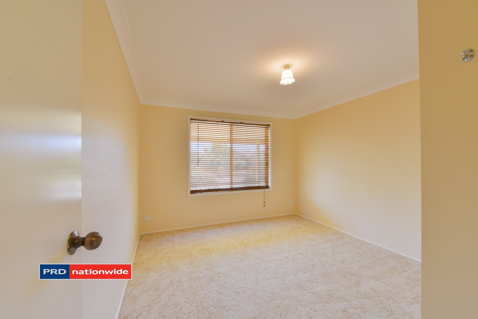 8 Noonga Crescent TAMWORTH 18