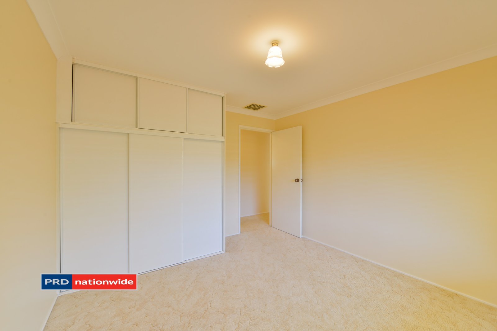 8 Noonga Crescent TAMWORTH 19