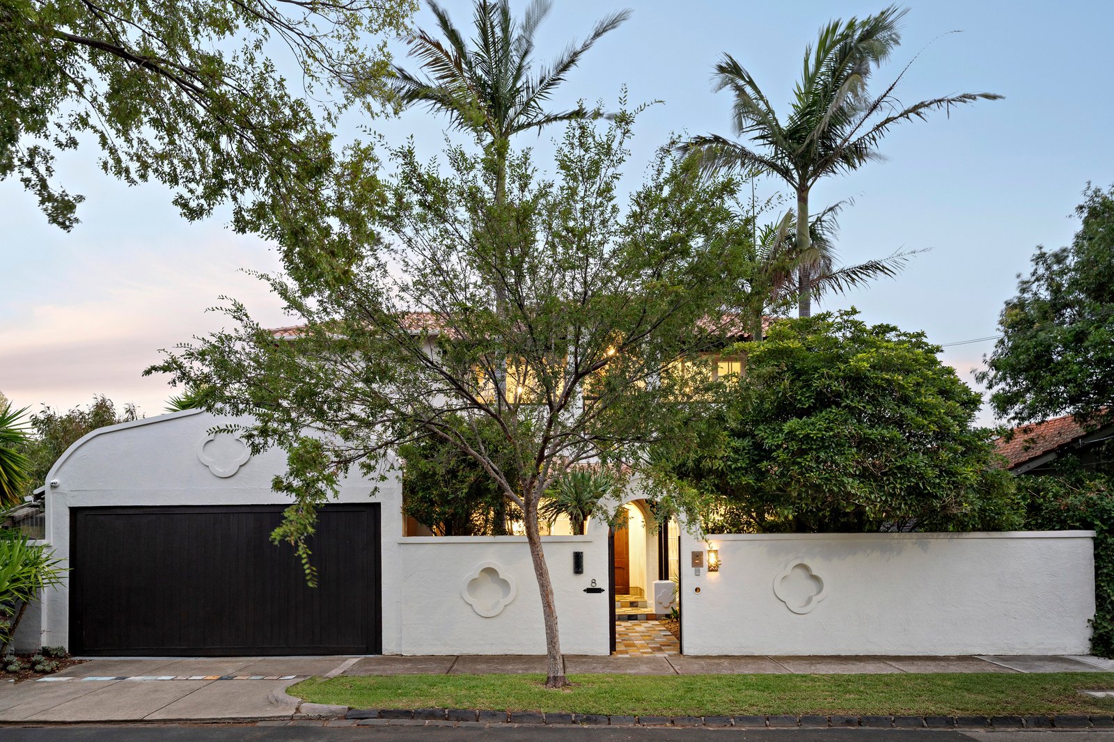 8 Nyora Grove, Caulfield North, 3161