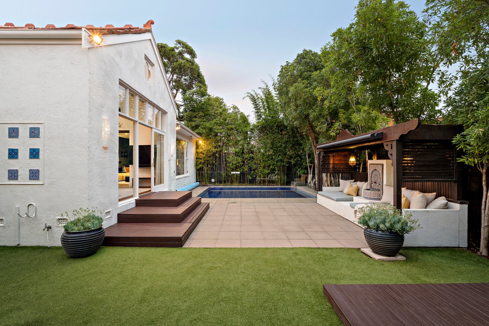 8 Nyora Grove, Caulfield North, 3161