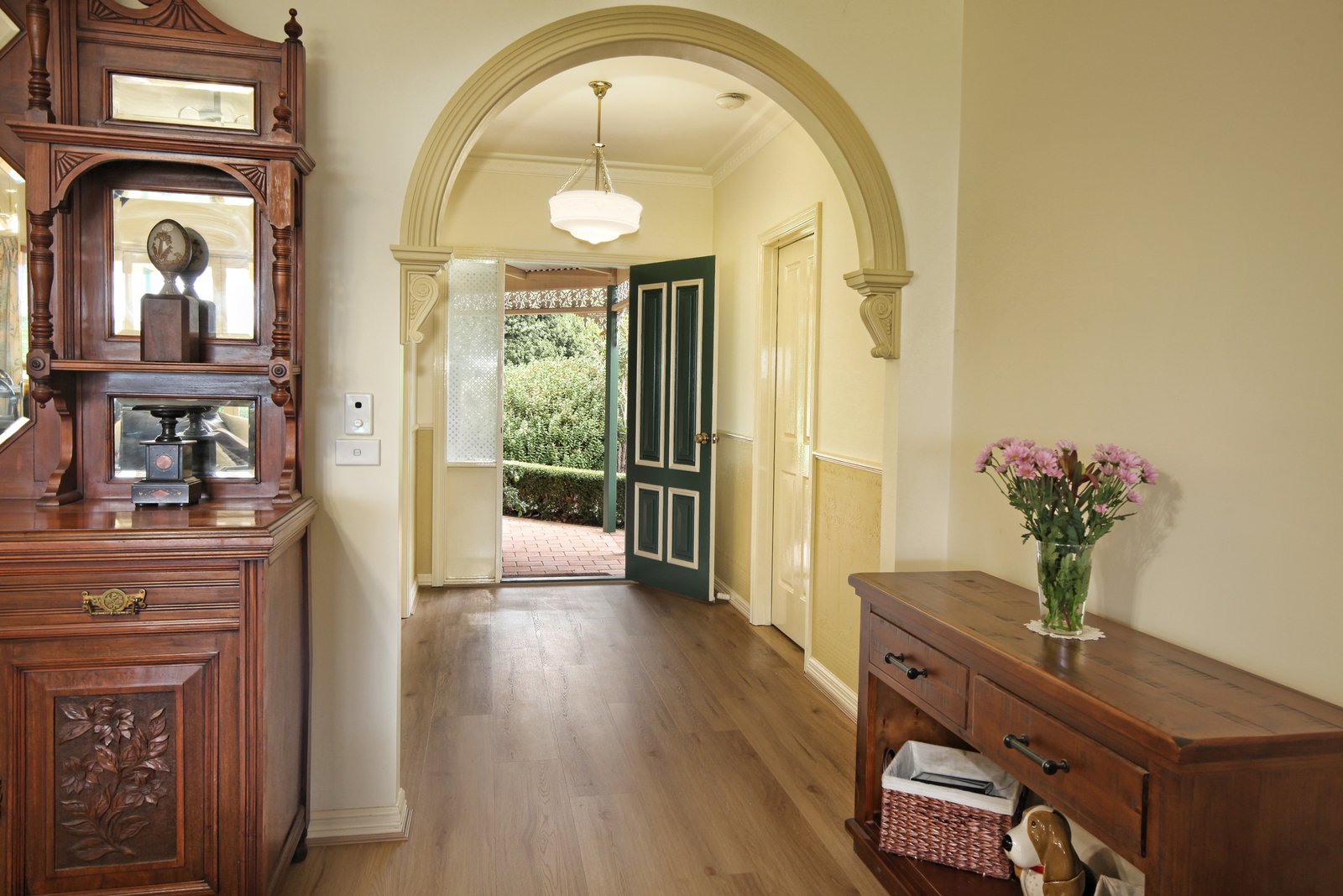 Real Estate and Property in 8 Oak Ridge Court, Kyneton, VIC