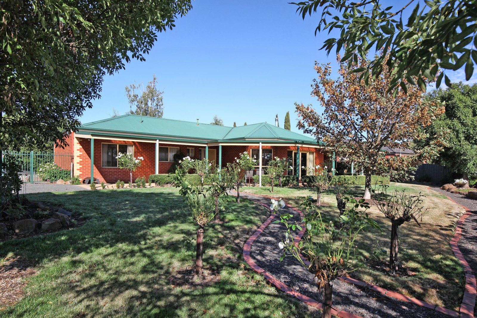 Real Estate and Property in 8 Oak Ridge Court, Kyneton, VIC
