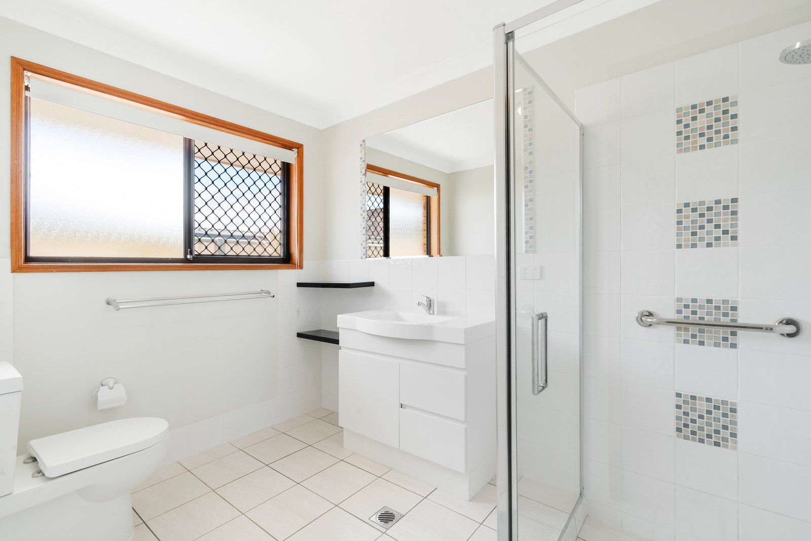 8 Oakland Court BURLEIGH WATERS 8