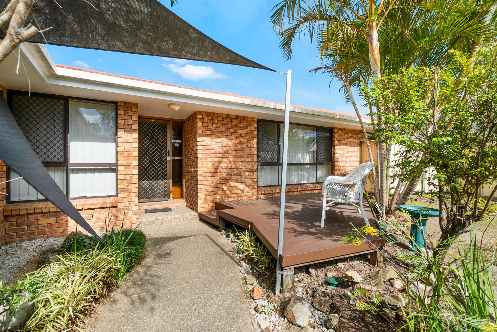 8 Oakland Court BURLEIGH WATERS 13