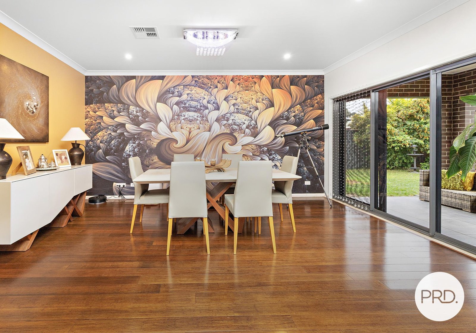 8 Omaroo Place HORSLEY 4