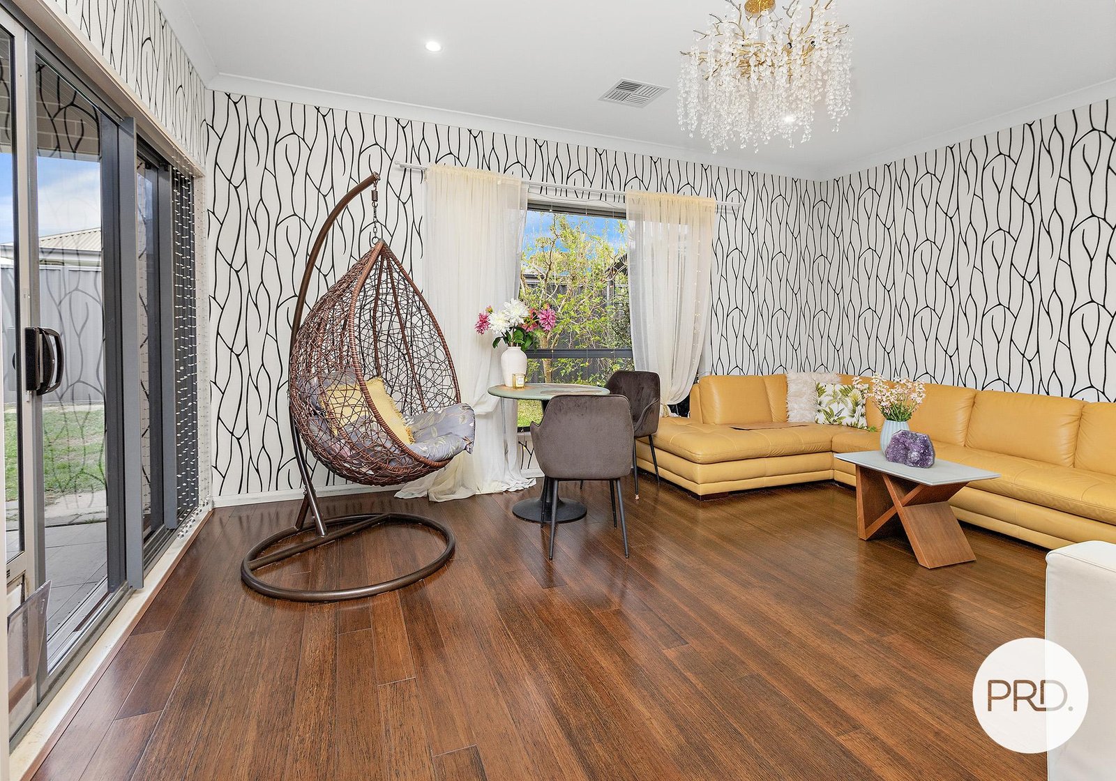 8 Omaroo Place HORSLEY 6