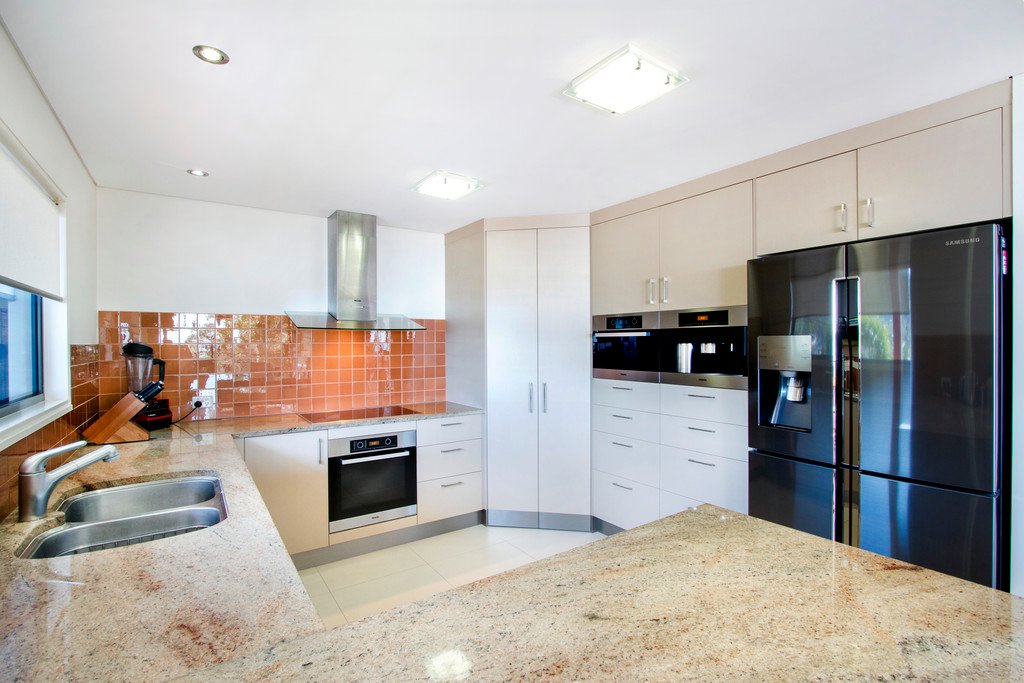 8 Palm Drive CANNONVALE 9